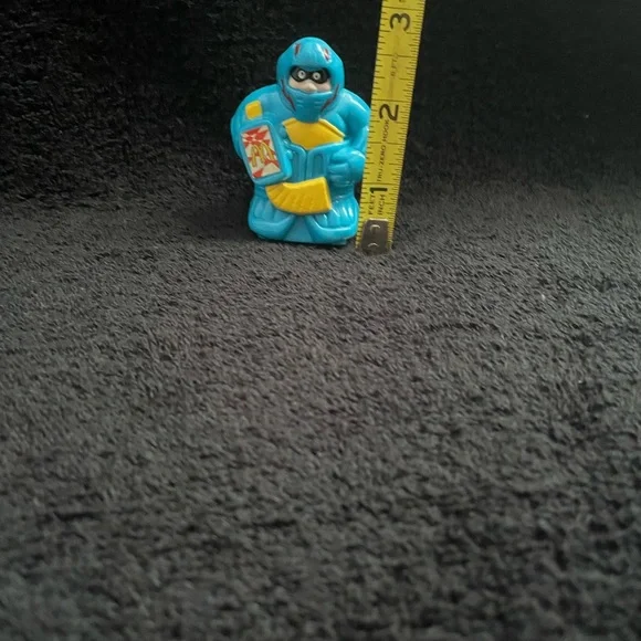VINTAGE 1998 "NAGANO OLYMPICS" MCDONALDS TOY Hamburglar Hockey Player - Picture 8 of 8